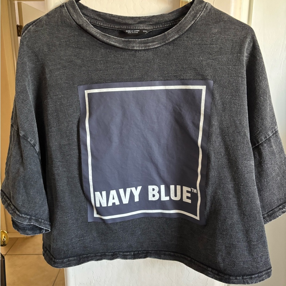 EUC SHEIN Curve gray tee w/ Navy Blue Graphics, Size 2XL